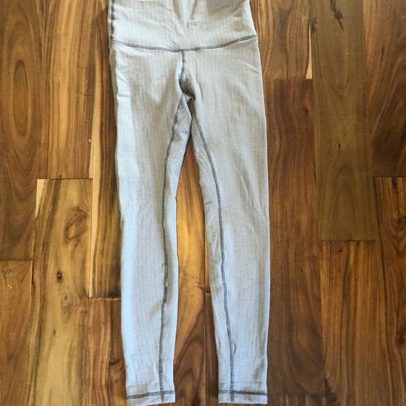 Grey and white lulu lemon tights - Picture 2 of 3